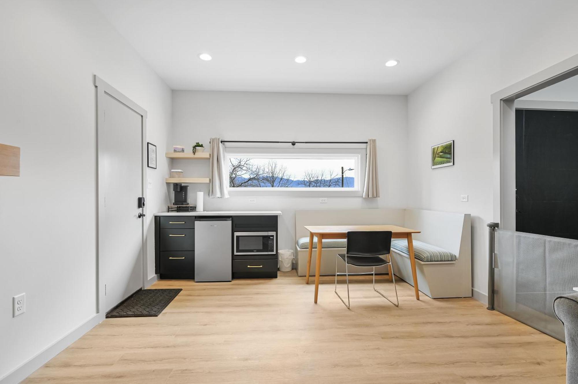Mon Tresor, Modern Mountain Views With Deck Villa Weaverville Eksteriør bilde
