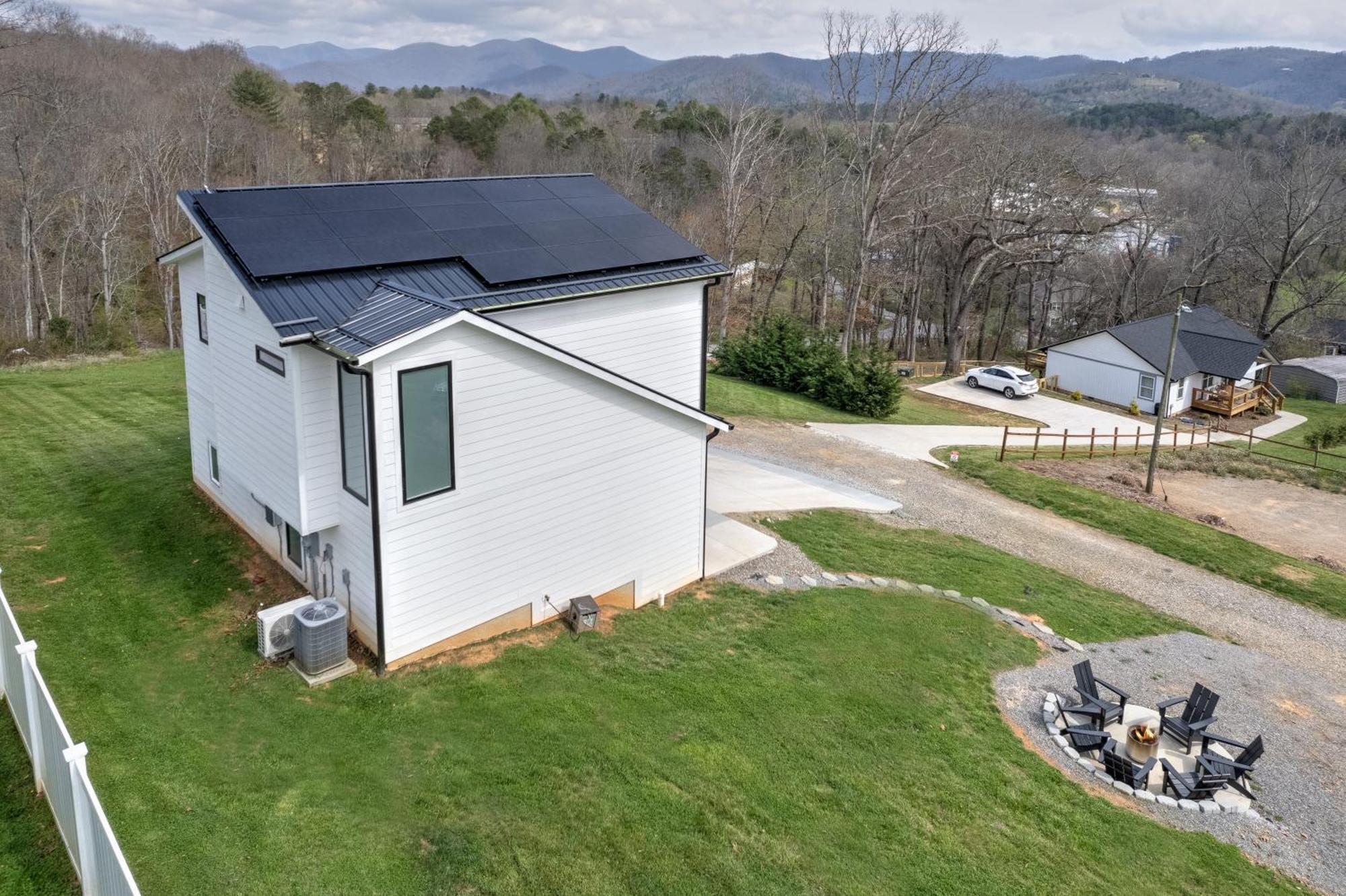 Mon Tresor, Modern Mountain Views With Deck Villa Weaverville Eksteriør bilde